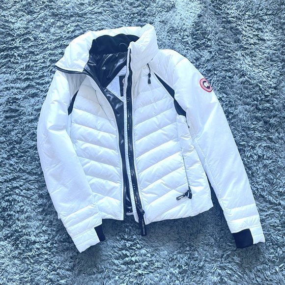 CANADA GOOSE Women's HyBridge® Base Down Jacket Matte Finish- SIZE XS - Picture 3 of 11